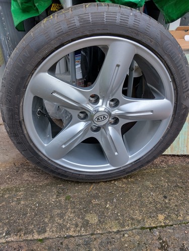 Alloy wheel 5 stud - 17",