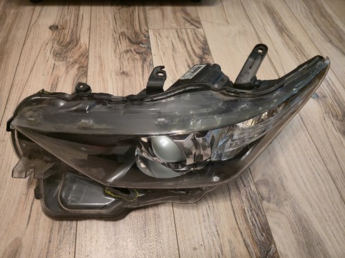 Toyota auris headlight - toyota,