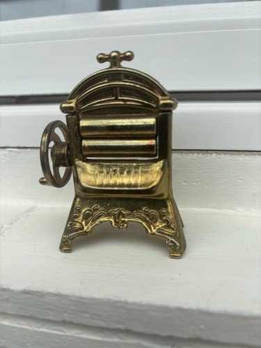 Vintage retro dolls house - retro,