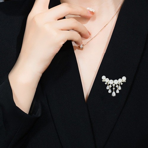 New pearls crystal brooch - pearls,