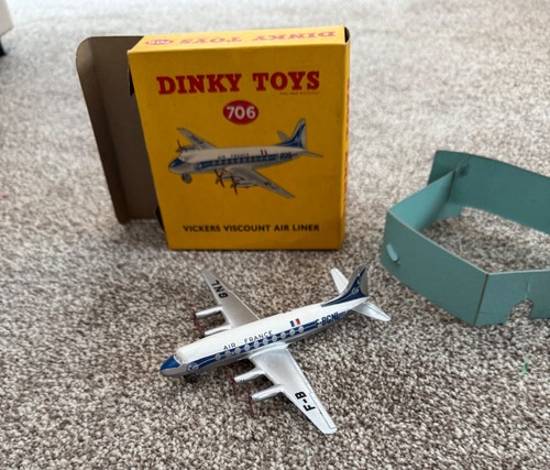 Dinky toys 706 vickers - toys,