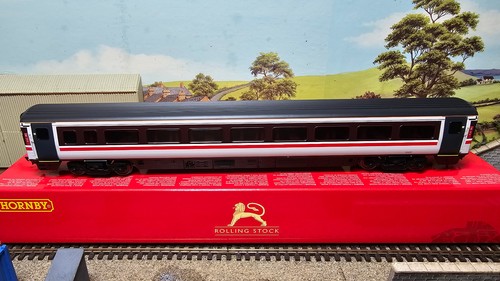 R40499b hornby lner mk4 - r40499b,