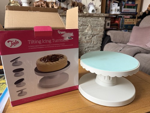Cake turntable has been used - been,