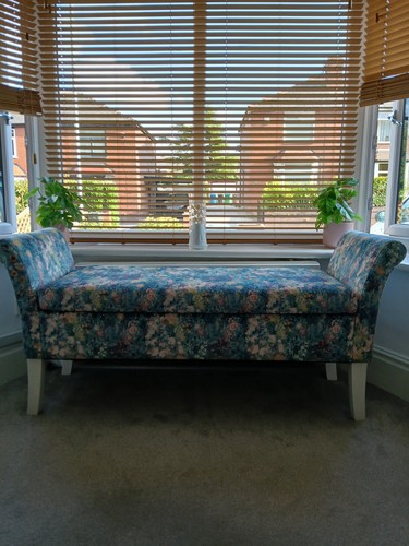 Small chaise longue - , in