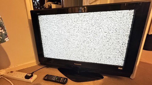 Panasonic 32lxd700 hd - panasonic, 32"