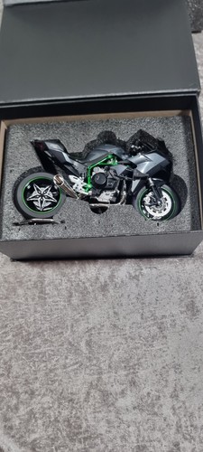 Scale die cast alloy - cast,