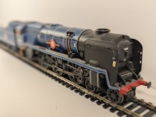Hornby R2171 – BR 4-6-2 “Canadian Pacific” Merchant Navy (OO Gauge)