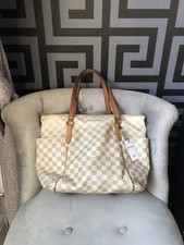 LOUIS VUITTON Totally MM