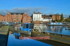 PHOTO  CRT WORKBOAT IN THE