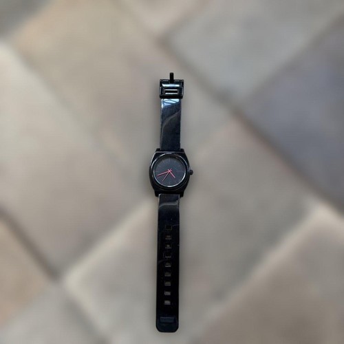 Nixon the time teller - nixon,