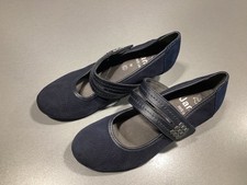 Ladies Jana shoes, size 3.5