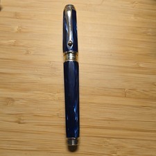 Montegrappa Emblema Lustrous