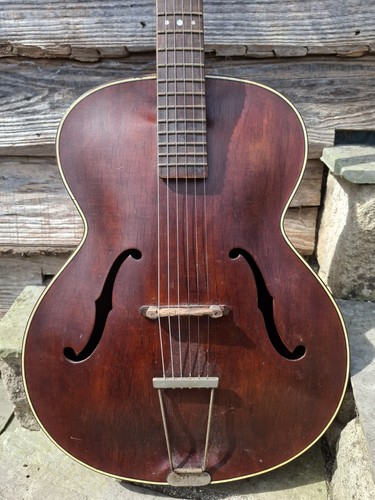 Old accoustic archtop guitar - accoustic,
