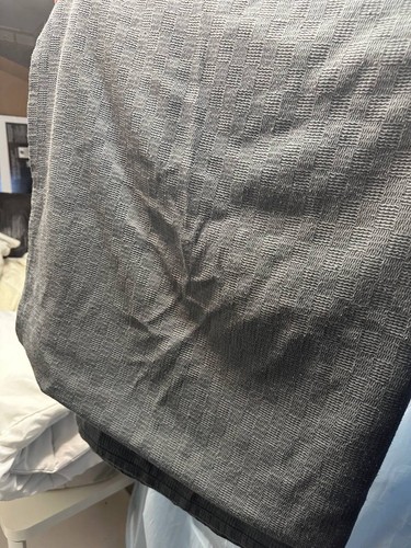 Great condition throw blanket - condition,