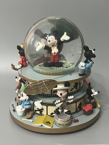 Disney mickey mouse - snow, globe