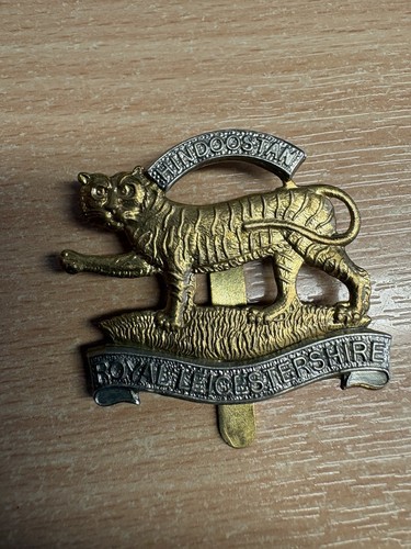 British army cap badge - british,