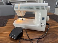 Toyota RA41 Sewing Machine
