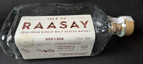 Isle raasay whisky bottle - isle, of
