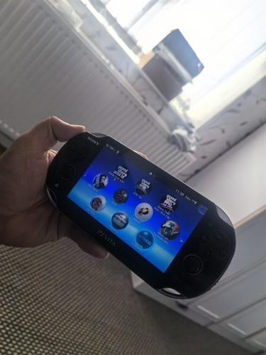 Vita with games - ps,