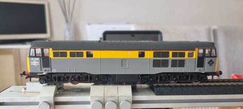 Hornby class 31235 - hornby,