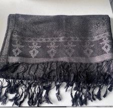 Black Grey Shaw Wrap y Marks