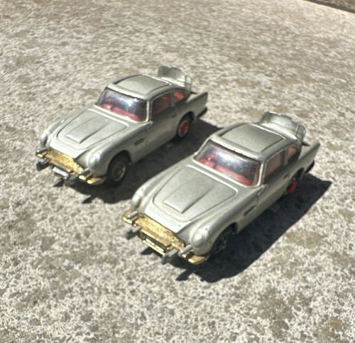 Corgi toys 261 - toys, 007