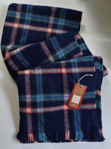 Hollister scarf blanket plaid - hollister,