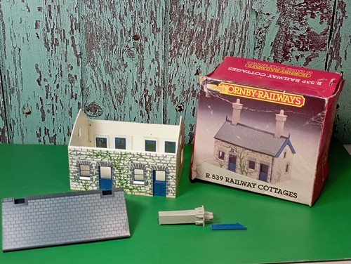 Hornby r539 railway cottages - hornby,
