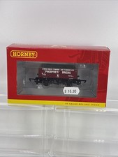 Hornby R6754 OO Gauge London