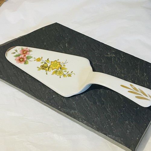 Vtg ceramic cake - vtg, slice