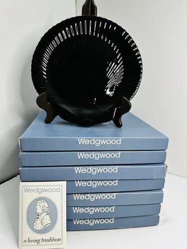 Vintage black basalt wedgewood - black,