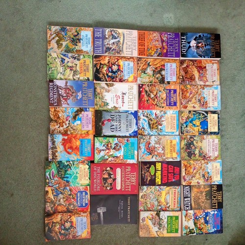 Terry pratchett book - x,