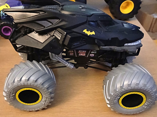 Monster jam hot wheels - hot,