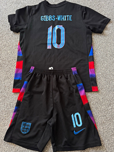 England kids football kit - kit, age