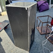 Display Plinths with Perspex Tops 3 × Wooden Display Plinths with Perspex Tops S