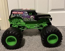 BKT Grave Digger Monster Truck  GIANT Scale