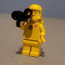 1 x Lego Space Yellow Spaceman