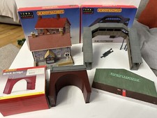 Hornby OO Gauge R278 Bell Inn