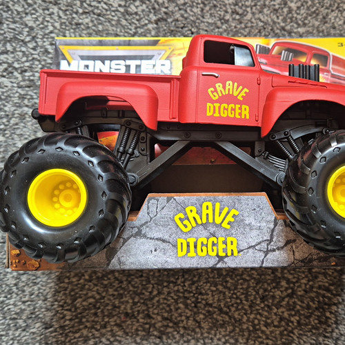 Monster jam grave digger - monster,