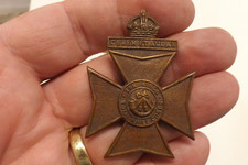 MILITARY BADGE THE KINGS ROYAL RIFLE CORPS 5.25CMS BY 4CMS (3429)