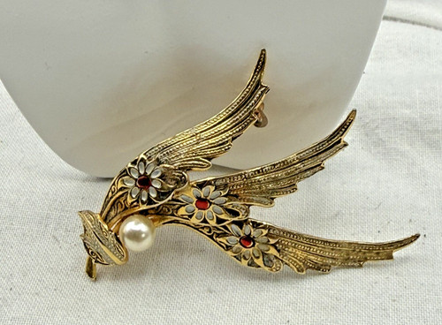 Vintage gold tone damascene - tone,