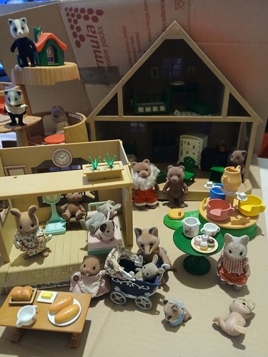 Large 1980 vintage - large, sylvanian