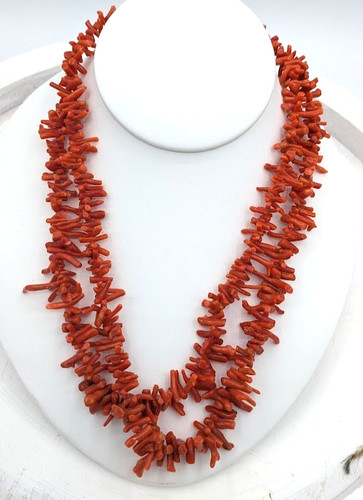 Vintage coral necklace - coral,