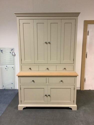 Large dresser with fold - large, bi-fold