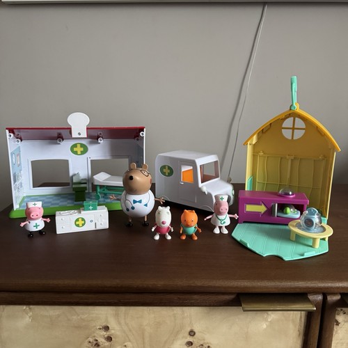 Peppa pig medical centre - pig,