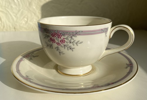 Vintage royal doulton fine - royal,