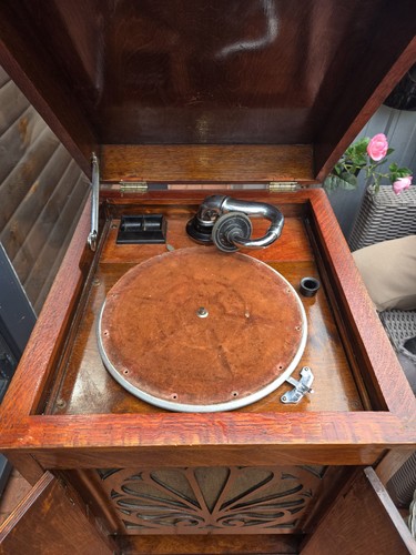 1930 full size gramaphone - gramaphone,, c/w