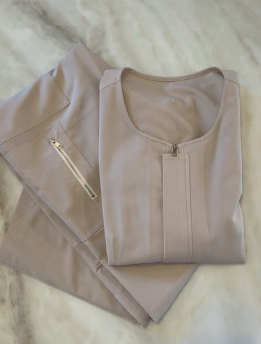 Baby pink scrubs - pink,