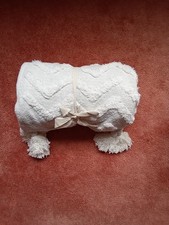 Cream Throw With Tassels From