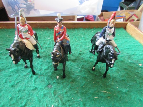 Britains mounted queen - mounted,